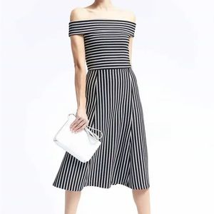 New Banana Republic Stripe Off-Shoulder Midi Dress, Black/White, sz  4